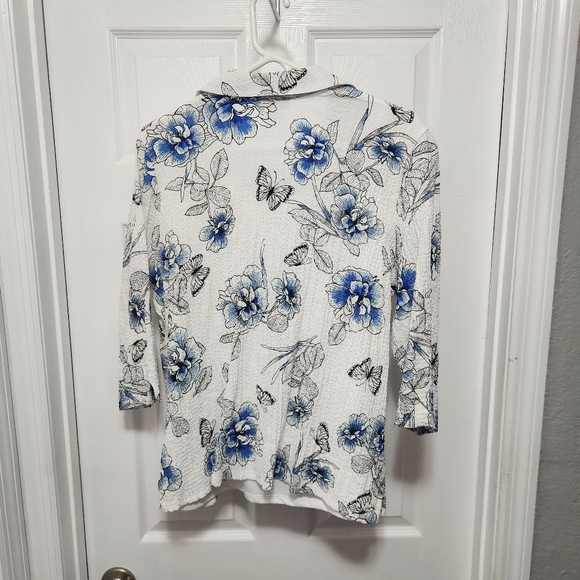 Croft & Barrow Blue Floral Button Down Blouse - Picture 2 of 6